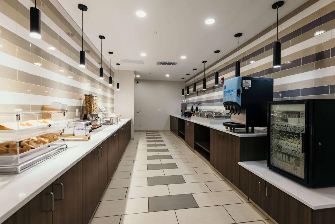 La Quinta Inn & Suites By Wyndham Ankeny Ia - Des Moines Ia Bagian luar foto