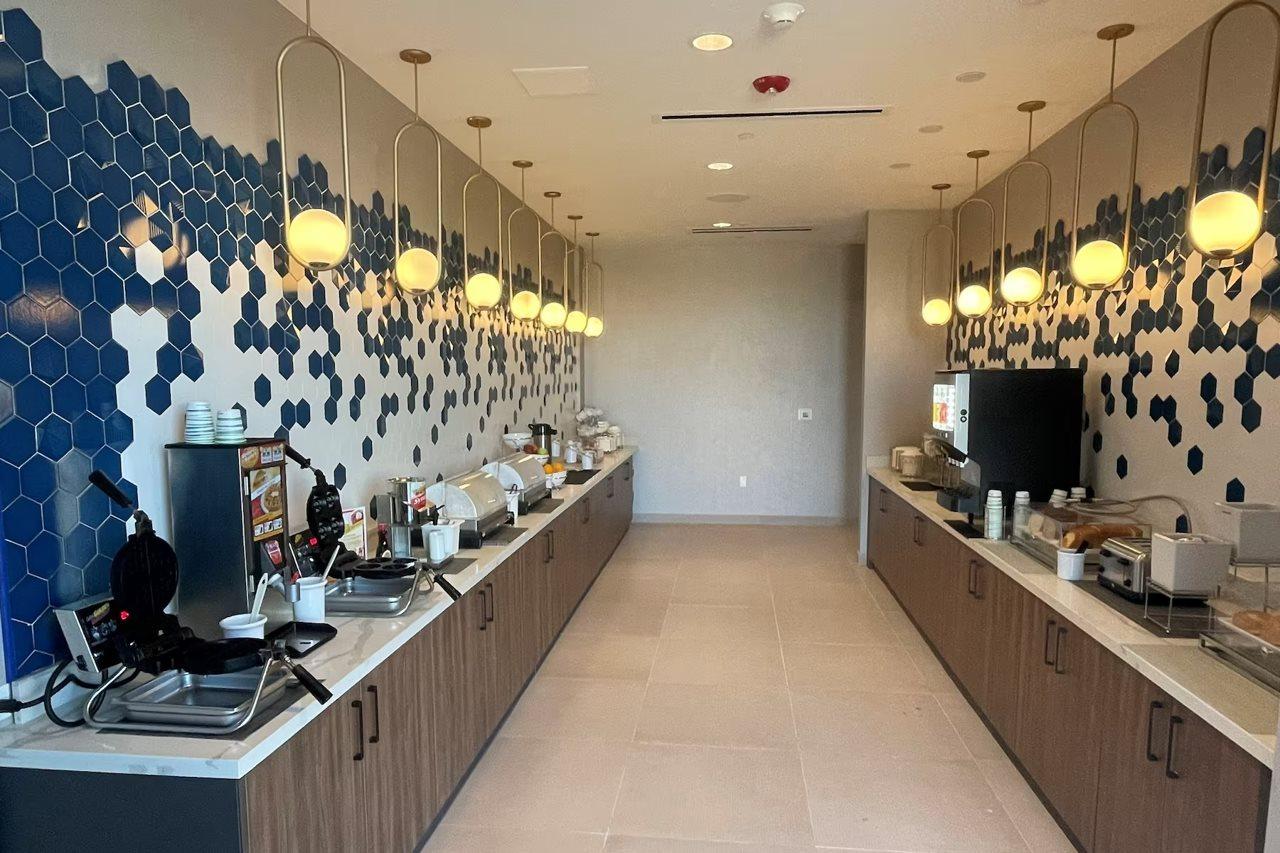 La Quinta Inn & Suites By Wyndham Ankeny Ia - Des Moines Ia Bagian luar foto